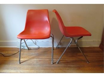 Pair Of Vintage Mid-century Modern MCM Kruger Fiberglass Chairs.