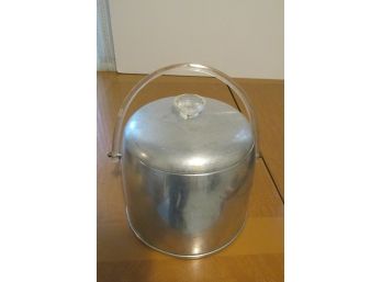 Vintage Mid-century Modern MCM Aluminum And Lucite Ice Bucket.