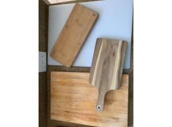 Lot Of Cutting Board And Knives (9 Pieces) Look At Photos