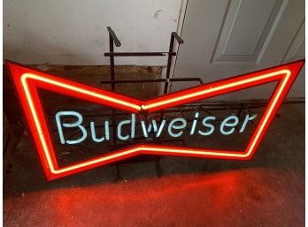 Vintage Neon Budweiser Sign Light