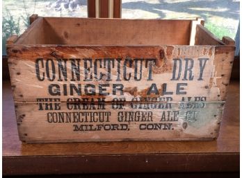 Beautiful Antique CONNECTICUT DRY Ginger Ale Crate - Milford CT. 1910-1920 Local Interest - GREAT PIECE