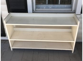 Great Vintage Bucket Bench - Old White Paint - Great For Display - Well Made - Nice Piece - Painted Pine