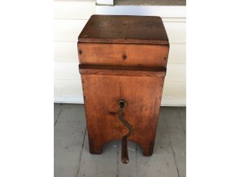 Fabulous Antique Butter Churn - Very Nice Old American Pine - With Lid - Great Worn Patina