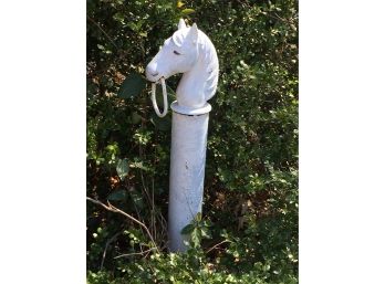 Beautiful Antique Cast Iron Horse Head Hitching Post - Old White Paint With Original Pole (1 Of 2)