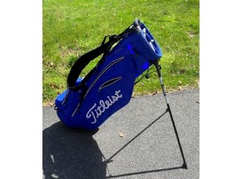 TITLEIST Lightweight Golf Bag With Stand