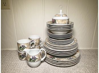 Royal Doulton 'Country Garden' Ceramics
