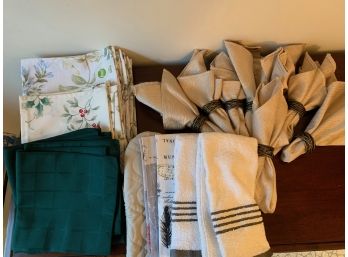 45 Piece Lot Assorted Table Napkins And Kitchen Linen Some With Tags