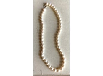 Gorgeous Pearls Necklace With 925 Clasp