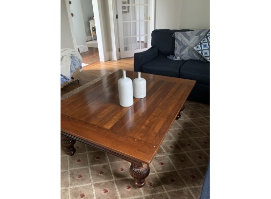 Henredon Coffee Table With Turned Legs