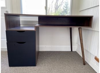 Modern Styled Open Shelf Desk With Storage
