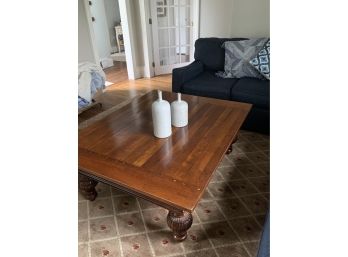 Henredon Coffee Table With Turned Legs