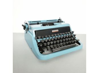 Early 60s Underwood Typewriter With Great Color & Profile