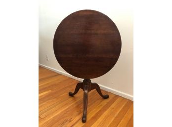 Antiqued Mahogany Tilt Top Side Table With Brass Hardware 25'd