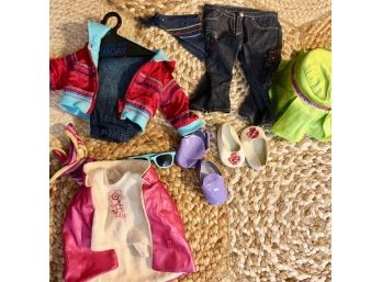 American Girl Groovy Girl Lot (LOT 8) Outfits And Accessories