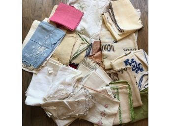 Assorted  Vintage Table Linens, Mostly Napkins - Lots Of Greek Embroidered