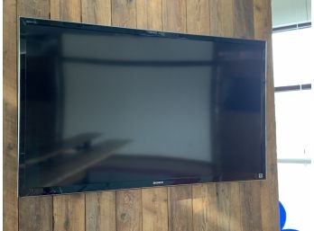 Sony 50 Inch TV W/ Remote Included (4 Of 4)