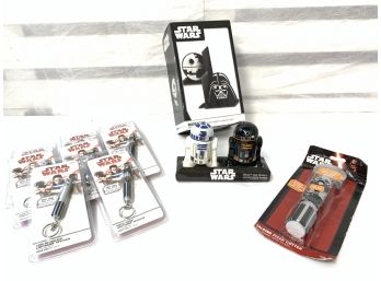 Collection Of Starwars Knickknacks, Keychains And More!