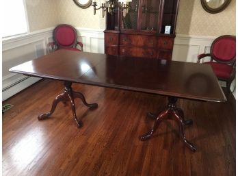 Fantastic Queen Anne Style Mahogany Dining Table By HARDEN - Double Pedestal - Two Leaves - FANTASTIC TABLE !