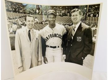 Vintage Sports Photo Of BOBBY BONDS (San Francisco Giants) With Tony Kubek (NBC Commentator Former NY Yankee)