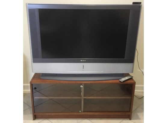 Sony Grand Vega LCD Projection 42in.TV W Stand.