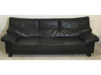 Trendy Black Sleek Leather Sofa