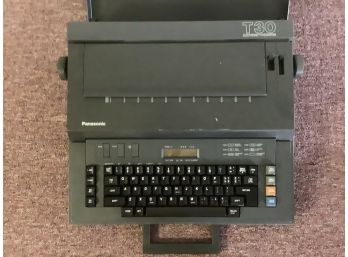 Vintage Panosonic Rk-t30 Electronic Typewriter Digital Display With Case