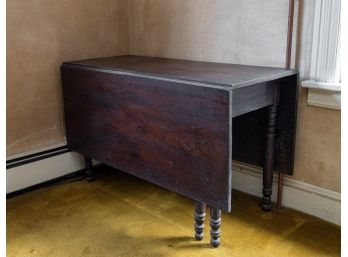 Antique Gate Leg Table With Turned Legs