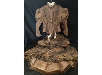 Antique Romans Brown Fitted Bodice And Full Skirt
