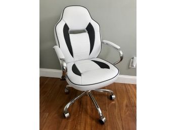 Like New Fashionable MuIti Use Rolling Chair ( 1 Of 2 Listed Separately)
