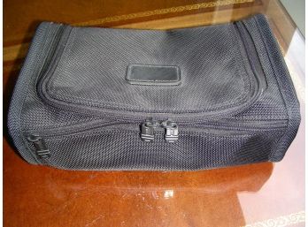 Tumi Zippered Kit Bag Dopp Case