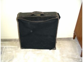 Luggage: Folded Hanging Garment Suitcase