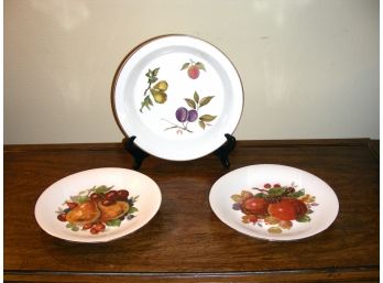 Royal Worcester Evesham Pie Plate And 2 M And R France Fruit Plates