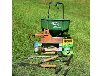 Outdoor Yard Maintenance Supplies