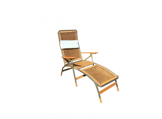 Very Cool Mid Century Outdoor Folding Deck Chair / Reclining Lounger (HAMDEN PICKUP)
