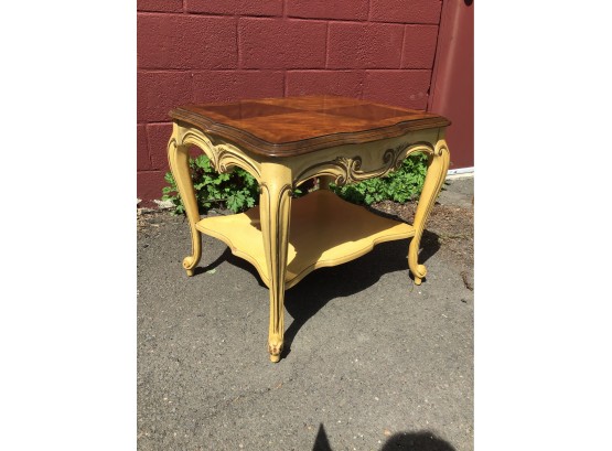 Vintage French Provincial End Table (2 Of 2) ( HAMDEN PICKUP)