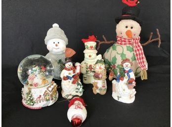 8 Snowmen Snowglobe And Figurines