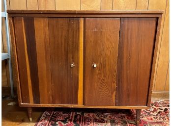 VINTAGE WOODEN CABINET WITH VINTAGE RECORDS 36 X 16 X 30.5
