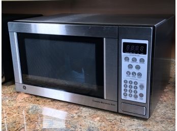 Fantastic GE / General Electric - Stainless Steel Trim Microwave Oven - Excellent Condition - Rarely Used