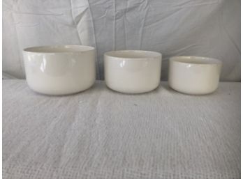 Graduated Porcelain Bowls