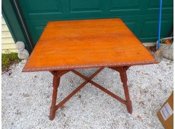 Antique Victorian Table With Rope Twist Edge Top