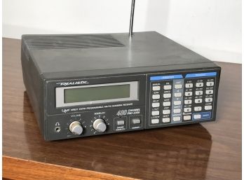 REALISTIC 400 Channel UHF / VHF Programmable Scanner - Model PR02005 - Radio Shack