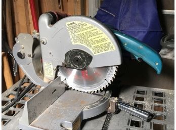 Great MAKITA Miter Saw Model LS1020 - Tested - Works Fine - Overall Good Quality Piece - Ready To Work !