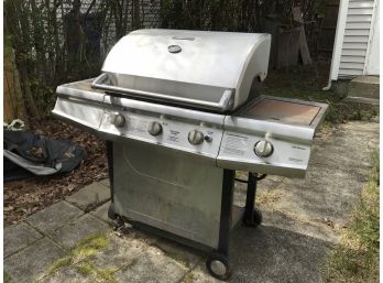 Very Nice BRINKMANN Pro Series 8300 Gas Grill With Side Burner - Great Grill - JUST IN TIME FOR SUMMER !