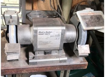 Heavy DutyBLACK & DECKER Bench Grinder 6/7 Inch - Works Perfectly - This Was Made When B &d Was High Quality !