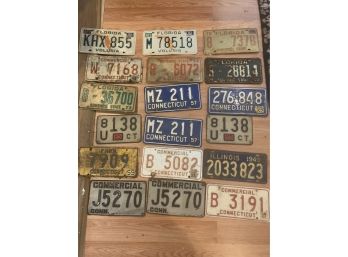 Large Lot Of 18 Vintage License Plates!