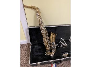 SELMER BUNDY II Saxophone, Case & More