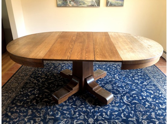 Antique Traditional Solid Wood Oak Table With 4 Leaves