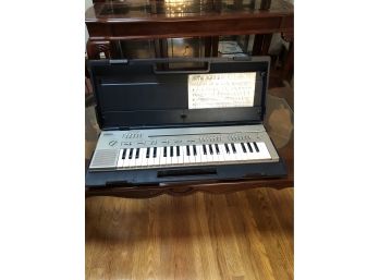 Yamaha Keyboard Portersound PE 100
