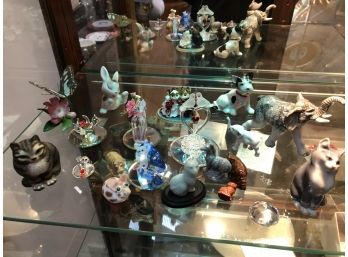Lot Of 20 Pieces Of Miniatures & Figurines