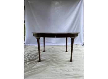 Antique Round Queen Anne Dining Table With 2 Leaves